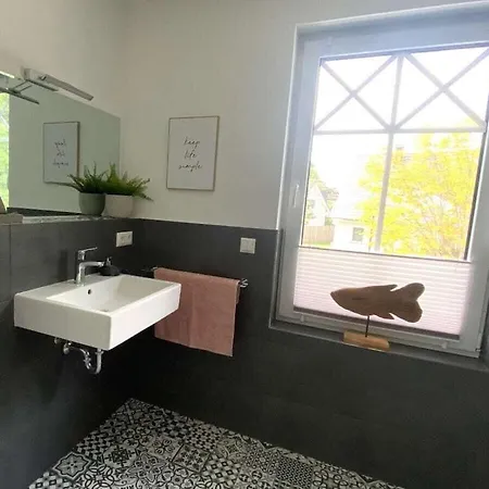 Rosenberg 43 Comfortable